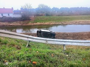 UWAGA KIEROWCY! Złe warunki atmosferyczne- Zwolnij i zachowaj ostrożność!