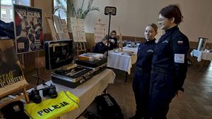 Zdjęcia ze spotkania z Wojewoda. Promowanie zawodu policjanta