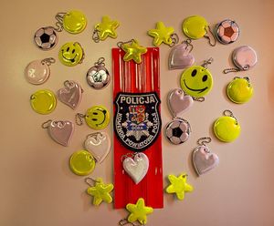 Odblaski różnego rodzaju zarówno na rękę- opaski odblaskowe jak i breloki odblaskowe