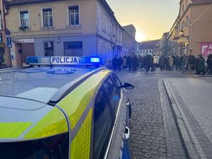 Funkcjonariusze Wydziału Prewencji zabezpieczali Drogę Krzyżową na terenie Góry