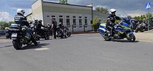 Zabezpieczenie przejazdu Parady Motocykli- funkcjonariusze na oznakowanych motocyklach