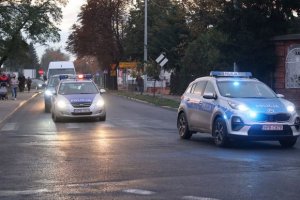 Funkcjonariusze Komendy Powiatowej Policji w Górze zabezpieczający protest społeczny