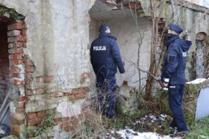 Dolnośląscy policjanci sprawdzają miejsca, w których mogą przebywać osoby potrzebujące pomocy